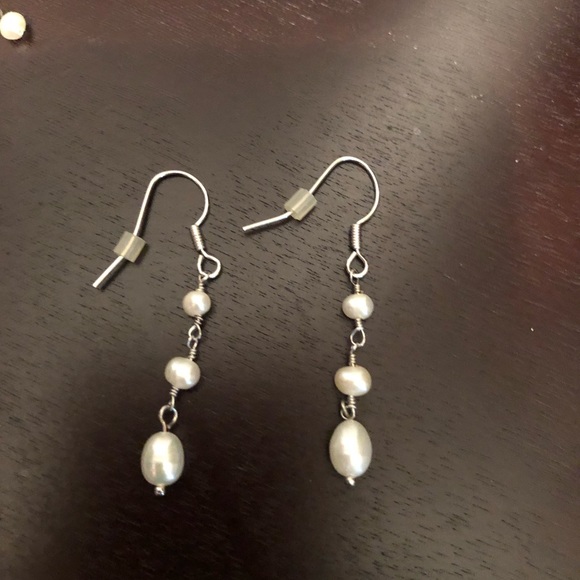 Lia Sophia necklace and earring set - Picture 3 of 3